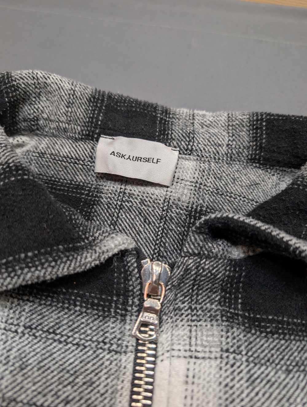 ASKYURSELF Plaid Flannel Zip-Up Short Sleeve Shirt Grey Black Size L